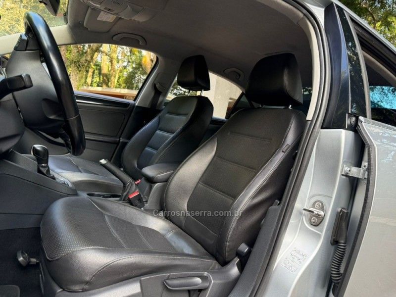 VOLKSWAGEN JETTA 2.0 TSI HIGHLINE 211CV DSG 2015/2016 KASPER VEÍCULOS DOIS IRMÃOS / Carros no Vale