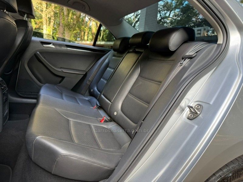 VOLKSWAGEN JETTA 2.0 TSI HIGHLINE 211CV DSG 2015/2016 KASPER VEÍCULOS DOIS IRMÃOS / Carros no Vale
