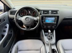 VOLKSWAGEN JETTA 2.0 TSI HIGHLINE 211CV DSG 2015/2016 KASPER VEÍCULOS DOIS IRMÃOS / Carros no Vale