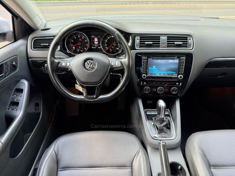 VOLKSWAGEN JETTA 2.0 TSI HIGHLINE 211CV DSG 2015/2016 KASPER VEÍCULOS DOIS IRMÃOS / Carros no Vale