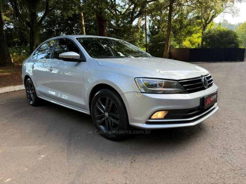 VOLKSWAGEN JETTA 2.0 TSI HIGHLINE 211CV DSG 2015/2016 KASPER VEÍCULOS DOIS IRMÃOS / Carros no Vale
