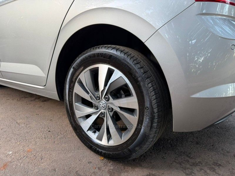 VOLKSWAGEN POLO 1.0 200 TSI COMFORTLINE 2018/2019 KASPER VEÍCULOS DOIS IRMÃOS / Carros no Vale