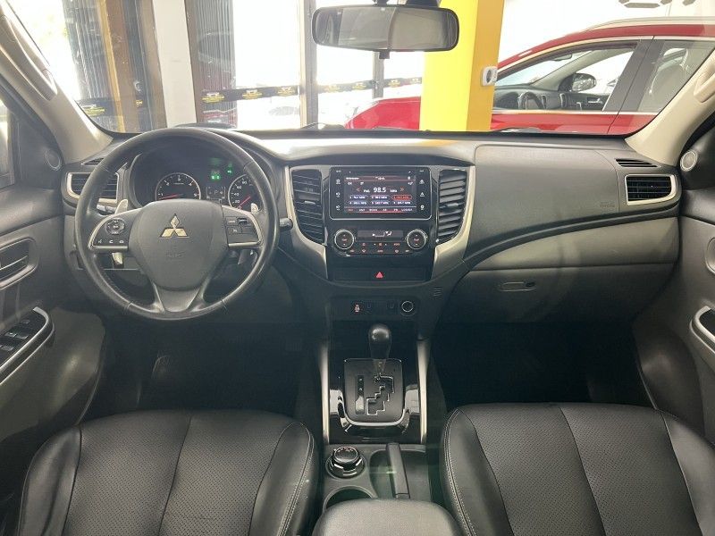 MITSUBISHI L200 TRITON 2.4 16V TURBO SPORT HPE TOP CD 4X4 2017/2018 PRIME MULTIMARCAS CAXIAS DO SUL / Carros no Vale