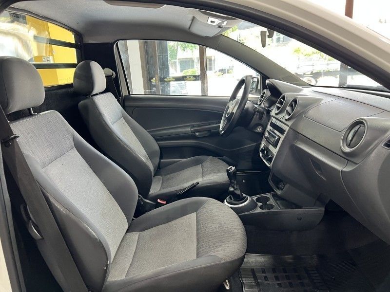 VOLKSWAGEN SAVEIRO 1.6 MI TREND CS 8V G.IV 2013/2014 PRIME MULTIMARCAS CAXIAS DO SUL / Carros no Vale