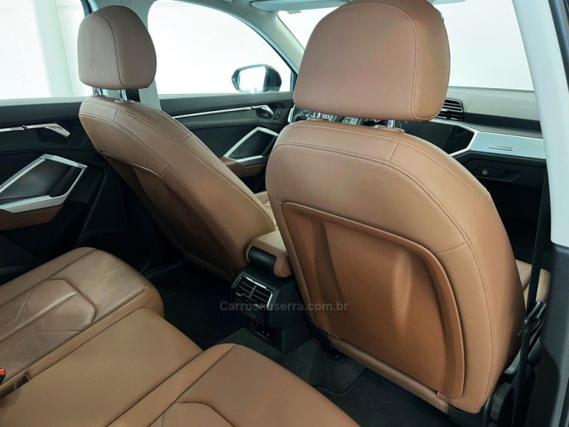 AUDI Q3 1.4 TFSI PRESTIGE PLUS S TRONIC 2019/2020 ÓTIMA CAR FLORES DA CUNHA / Carros no Vale