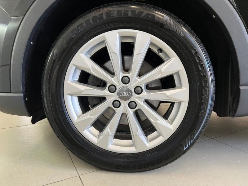 AUDI Q3 1.4 TFSI PRESTIGE PLUS S TRONIC 2019/2020 ÓTIMA CAR FLORES DA CUNHA / Carros no Vale