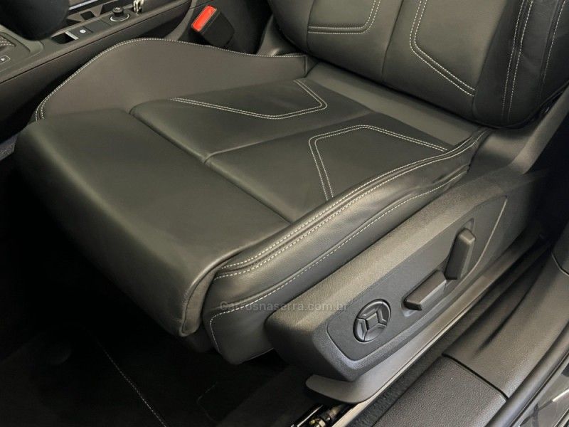AUDI Q3 2.0 TFSI PERFORMANCE BLACK QUATTRO 2024/2024 ÓTIMA CAR FLORES DA CUNHA / Carros no Vale