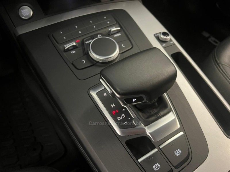 AUDI Q5 2.0 TFSI PRESTIGE QUATTRO 2019/2019 ÓTIMA CAR FLORES DA CUNHA / Carros no Vale