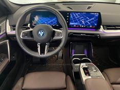 BMW IX1 XDRIVE30 M SPORT ELÉTRICO 2024/2025 ÓTIMA CAR FLORES DA CUNHA / Carros no Vale