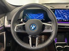 BMW IX1 XDRIVE30 M SPORT ELÉTRICO 2024/2025 ÓTIMA CAR FLORES DA CUNHA / Carros no Vale