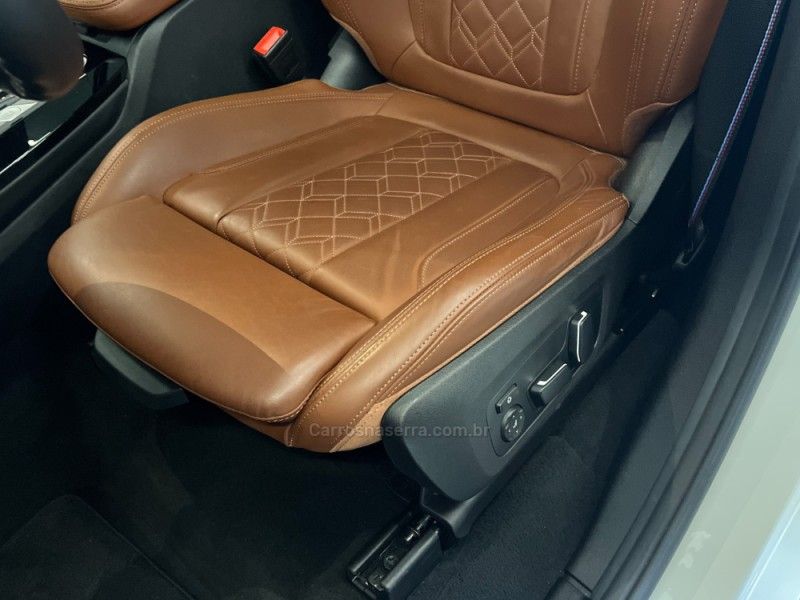 BMW X3 2.0 XDRIVE 30E M SPORT 16V TURBO HÍBRIDO 2023/2024 ÓTIMA CAR FLORES DA CUNHA / Carros no Vale BMW X3 2.0 XDRIVE 30E M SPORT 16V TURBO HÍBRIDO 2023/2024 ÓTIMA CAR FLORES DA CUNHA / Carros no Vale