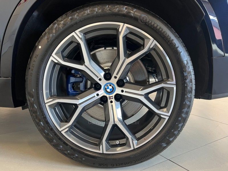 BMW X5 3.0 XDRIVE50E TURBO M SPORT HÍBRIDO 2026/2026 ÓTIMA CAR FLORES DA CUNHA / Carros no Vale