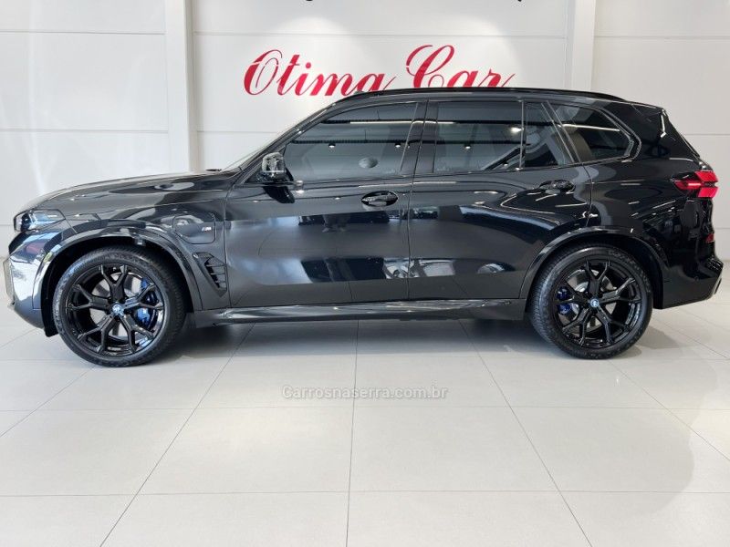 BMW X5 3.0 XDRIVE50E TURBO M SPORT HÍBRIDO 2024/2025 ÓTIMA CAR FLORES DA CUNHA / Carros no Vale BMW X5 3.0 XDRIVE50E TURBO M SPORT HÍBRIDO 2024/2025 ÓTIMA CAR FLORES DA CUNHA / Carros no Vale