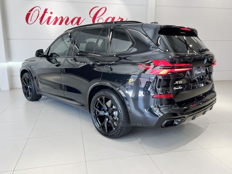 BMW X5 3.0 XDRIVE50E TURBO M SPORT HÍBRIDO 2024/2025 ÓTIMA CAR FLORES DA CUNHA / Carros no Vale BMW X5 3.0 XDRIVE50E TURBO M SPORT HÍBRIDO 2024/2025 ÓTIMA CAR FLORES DA CUNHA / Carros no Vale