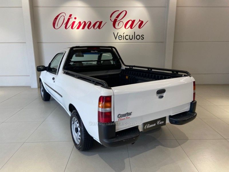 FORD COURIER 1.6 L 8V 2003/2004 ÓTIMA CAR FLORES DA CUNHA / Carros no Vale