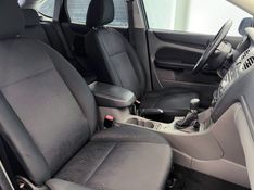 FORD FOCUS 2.0 GLX 16V 2011/2012 ÓTIMA CAR FLORES DA CUNHA / Carros no Vale