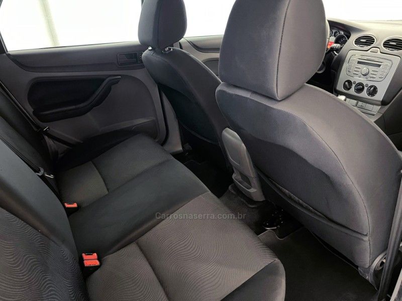 FORD FOCUS 2.0 GLX 16V 2011/2012 ÓTIMA CAR FLORES DA CUNHA / Carros no Vale