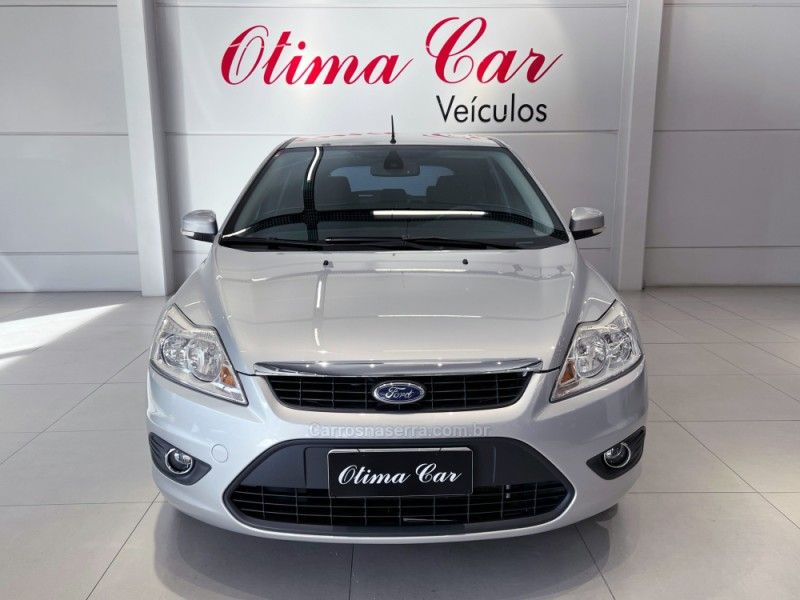 FORD FOCUS 2.0 GLX 16V 2011/2012 ÓTIMA CAR FLORES DA CUNHA / Carros no Vale