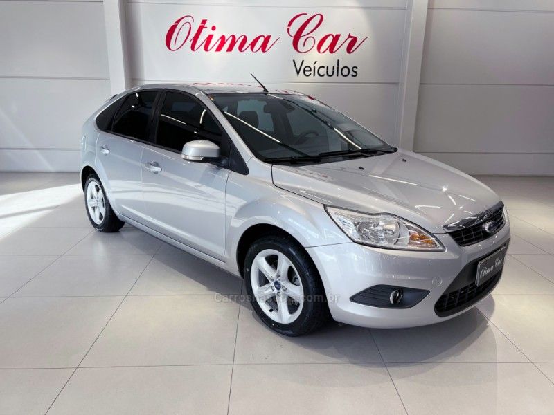 FORD FOCUS 2.0 GLX 16V 2011/2012 ÓTIMA CAR FLORES DA CUNHA / Carros no Vale