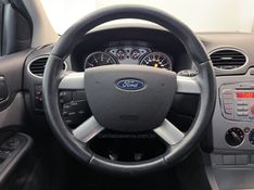 FORD FOCUS 2.0 GLX 16V 2011/2012 ÓTIMA CAR FLORES DA CUNHA / Carros no Vale