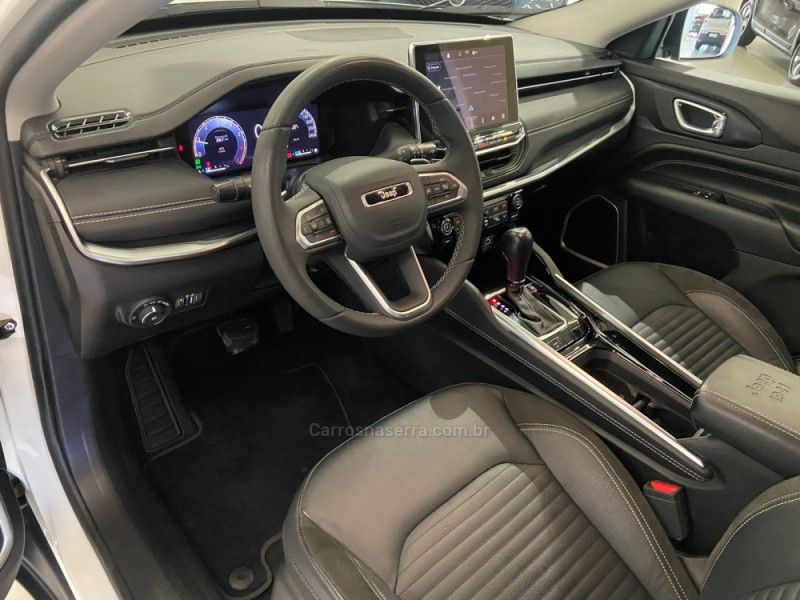JEEP COMMANDER 1.3 LONGITUDE T270 16V 4X2 TURBO 2023/2023 ÓTIMA CAR FLORES DA CUNHA / Carros no Vale
