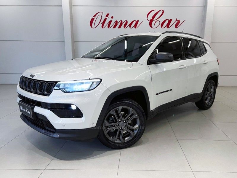 JEEP COMPASS 1.3 80 ANOS T270 16V TURBO 4X2 2021/2022 ÓTIMA CAR FLORES DA CUNHA / Carros no Vale