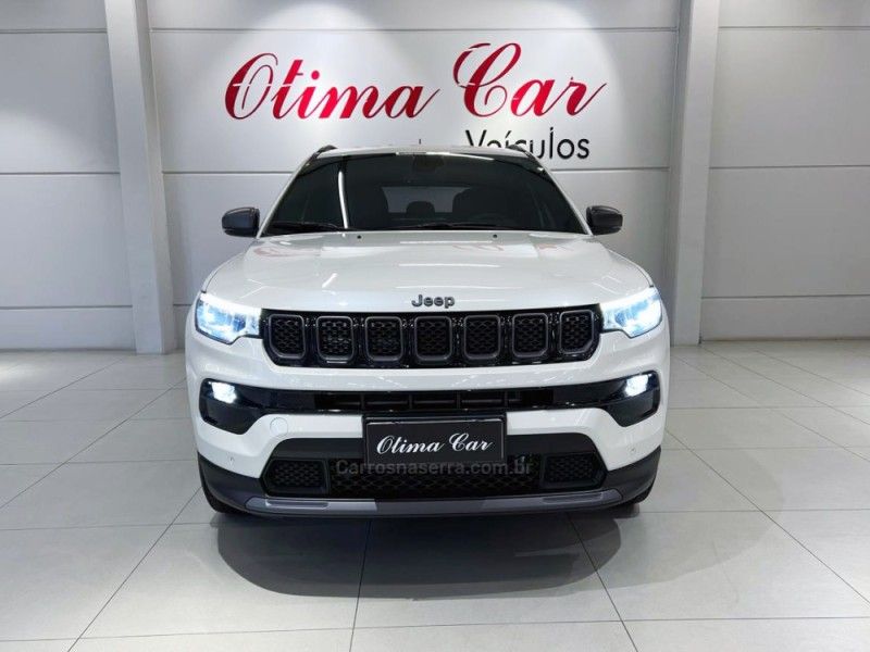 JEEP COMPASS 1.3 80 ANOS T270 16V TURBO 4X2 2021/2022 ÓTIMA CAR FLORES DA CUNHA / Carros no Vale