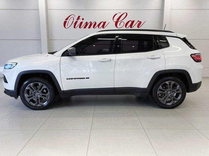 JEEP COMPASS 1.3 80 ANOS T270 16V TURBO 4X2 2021/2022 ÓTIMA CAR FLORES DA CUNHA / Carros no Vale
