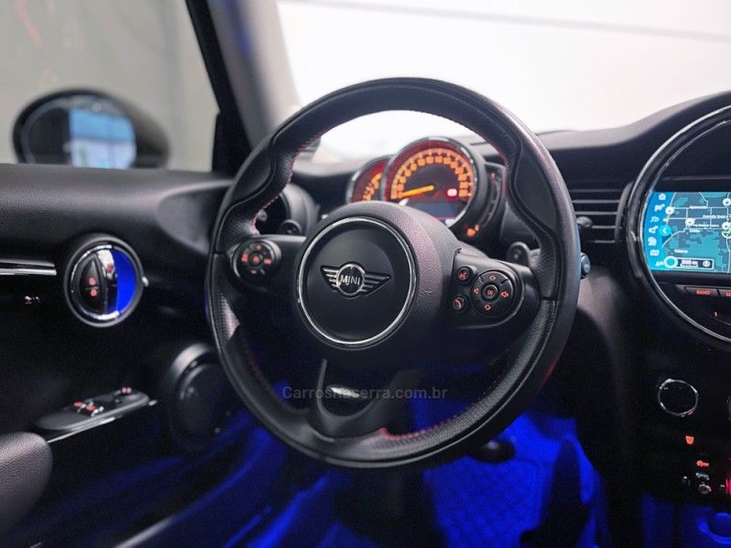 MINI COOPER 2.0 S TOP 16V TURBO 2018/2019 ÓTIMA CAR FLORES DA CUNHA / Carros no Vale MINI COOPER 2.0 S TOP 16V TURBO 2018/2019 ÓTIMA CAR FLORES DA CUNHA / Carros no Vale