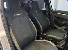 RENAULT KWID 1.0 12V OUTSIDER 2024/2025 ÓTIMA CAR FLORES DA CUNHA / Carros no Vale