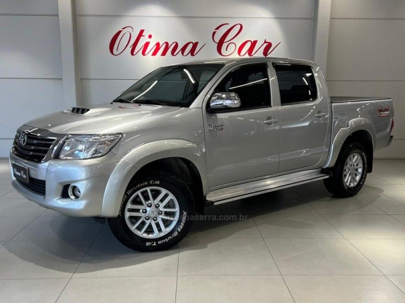 TOYOTA HILUX 3.0 SRV TOP 4X4 CD 16V TURBO INTERCOOLER 2013/2014 ÓTIMA CAR FLORES DA CUNHA / Carros no Vale
