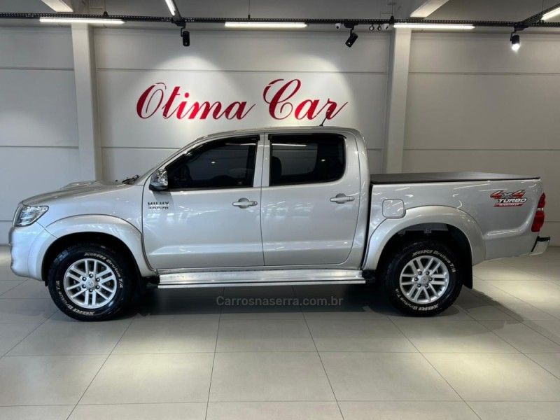 TOYOTA HILUX 3.0 SRV TOP 4X4 CD 16V TURBO INTERCOOLER 2013/2014 ÓTIMA CAR FLORES DA CUNHA / Carros no Vale