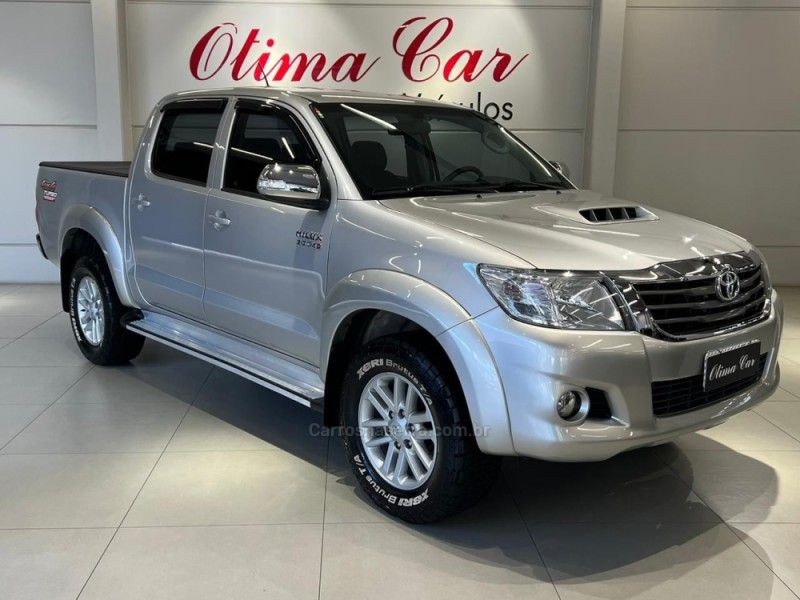 TOYOTA HILUX 3.0 SRV TOP 4X4 CD 16V TURBO INTERCOOLER 2013/2014 ÓTIMA CAR FLORES DA CUNHA / Carros no Vale
