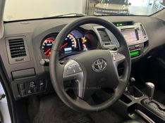 TOYOTA HILUX 3.0 SRV TOP 4X4 CD 16V TURBO INTERCOOLER 2013/2014 ÓTIMA CAR FLORES DA CUNHA / Carros no Vale