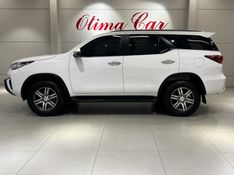 TOYOTA HILUX SW4 2.7 SRV 4X2 16V 7 LUGARES 2018/2019 ÓTIMA CAR FLORES DA CUNHA / Carros no Vale