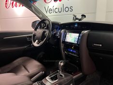 TOYOTA HILUX SW4 2.7 SRV 4X2 16V 7 LUGARES 2018/2019 ÓTIMA CAR FLORES DA CUNHA / Carros no Vale