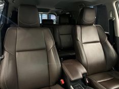TOYOTA HILUX SW4 2.7 SRV 4X2 16V 7 LUGARES 2018/2019 ÓTIMA CAR FLORES DA CUNHA / Carros no Vale