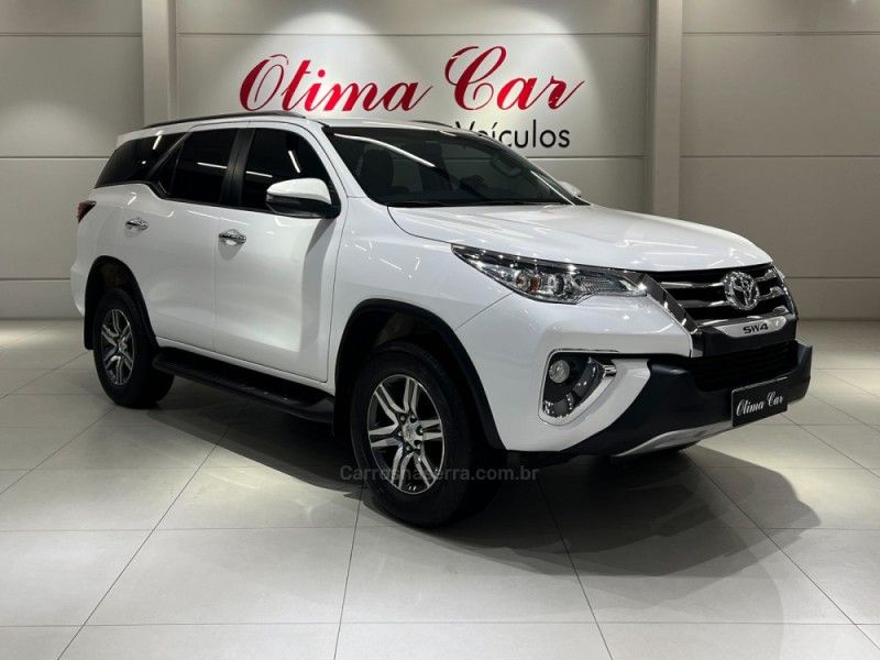 TOYOTA HILUX SW4 2.7 SRV 4X2 16V 7 LUGARES 2018/2019 ÓTIMA CAR FLORES DA CUNHA / Carros no Vale TOYOTA HILUX SW4 2.7 SRV 4X2 16V 7 LUGARES 2018/2019 ÓTIMA CAR FLORES DA CUNHA / Carros no Vale