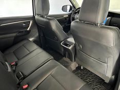 TOYOTA HILUX SW4 2.8 SRX 4X4 7 LUGARES 16V TURBO INTERCOOLER 2023/2024 ÓTIMA CAR FLORES DA CUNHA / Carros no Vale