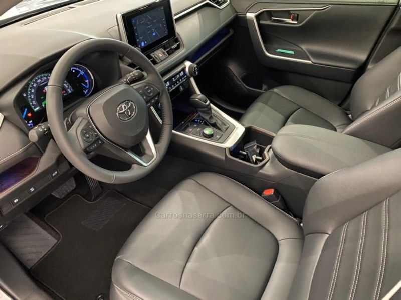 TOYOTA RAV4 2.5 SX LAWD HYBRID 4X4 16V 2026/2026 ÓTIMA CAR FLORES DA CUNHA / Carros no Vale