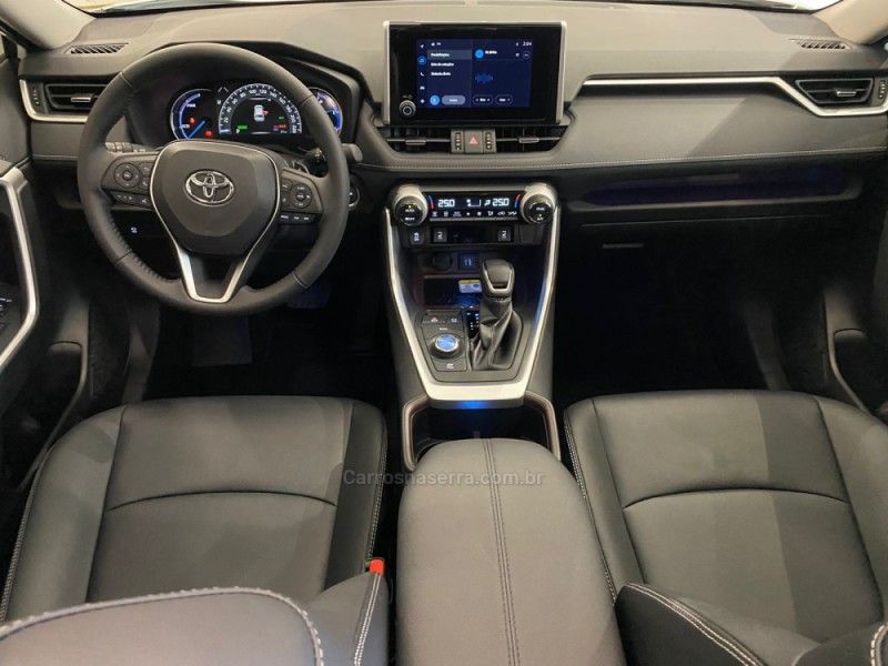 TOYOTA RAV4 2.5 SX LAWD HYBRID 4X4 16V 2026/2026 ÓTIMA CAR FLORES DA CUNHA / Carros no Vale