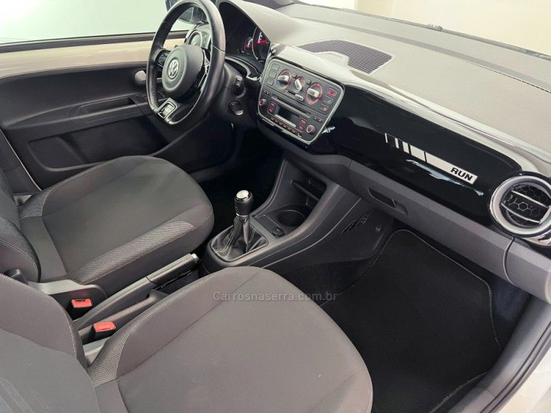 VOLKSWAGEN UP 1.0 MPI RUN UP 12V 2016/2017 ÓTIMA CAR FLORES DA CUNHA / Carros no Vale