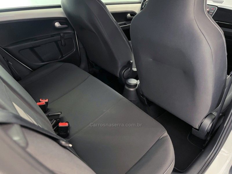 VOLKSWAGEN UP 1.0 MPI RUN UP 12V 2016/2017 ÓTIMA CAR FLORES DA CUNHA / Carros no Vale