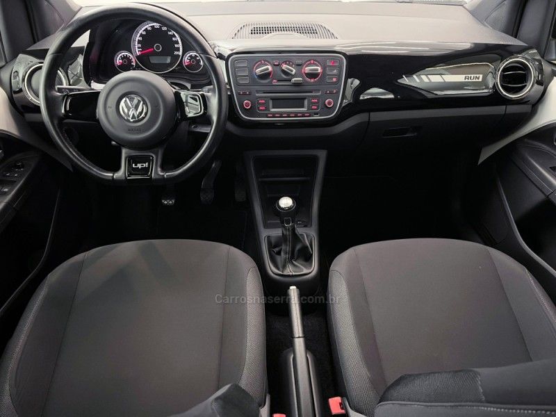 VOLKSWAGEN UP 1.0 MPI RUN UP 12V 2016/2017 ÓTIMA CAR FLORES DA CUNHA / Carros no Vale