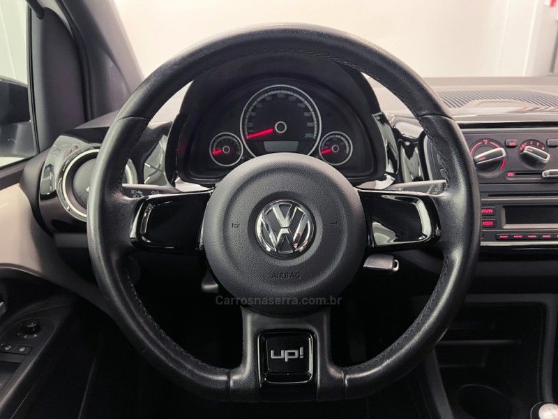 VOLKSWAGEN UP 1.0 MPI RUN UP 12V 2016/2017 ÓTIMA CAR FLORES DA CUNHA / Carros no Vale