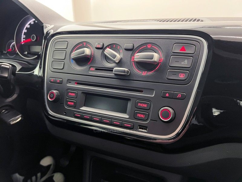 VOLKSWAGEN UP 1.0 MPI RUN UP 12V 2016/2017 ÓTIMA CAR FLORES DA CUNHA / Carros no Vale