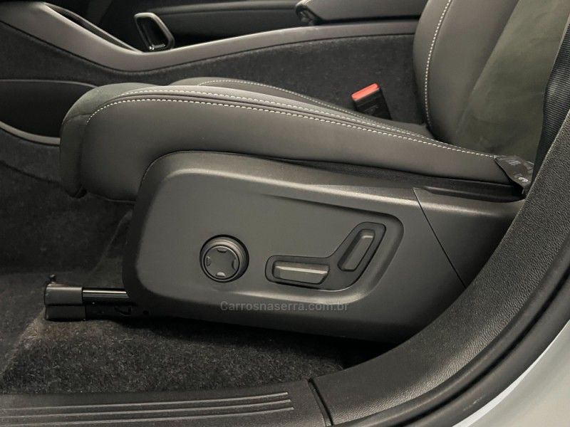 VOLVO EC40 PLUS P6 ELÉTRICO 2026/2026 ÓTIMA CAR FLORES DA CUNHA / Carros no Vale