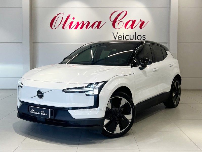 VOLVO EX30 ULTRA EXTENDED RANGE 2024/2024 ÓTIMA CAR FLORES DA CUNHA / Carros no Vale