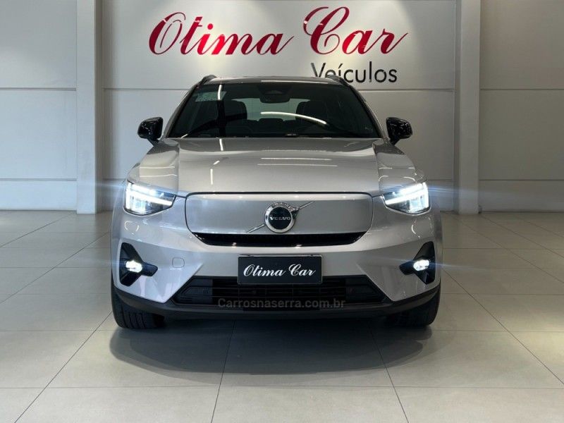 VOLVO XC 40 P6 RECHARGE ELECTRIC PLUS 2023/2024 ÓTIMA CAR FLORES DA CUNHA / Carros no Vale