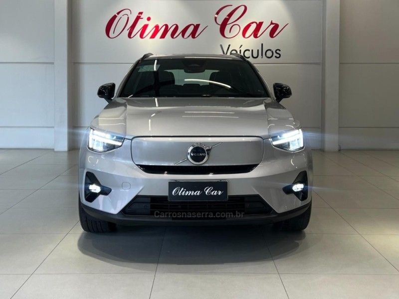 VOLVO XC 40 P6 RECHARGE ELECTRIC PLUS 2023/2024 ÓTIMA CAR FLORES DA CUNHA / Carros no Vale